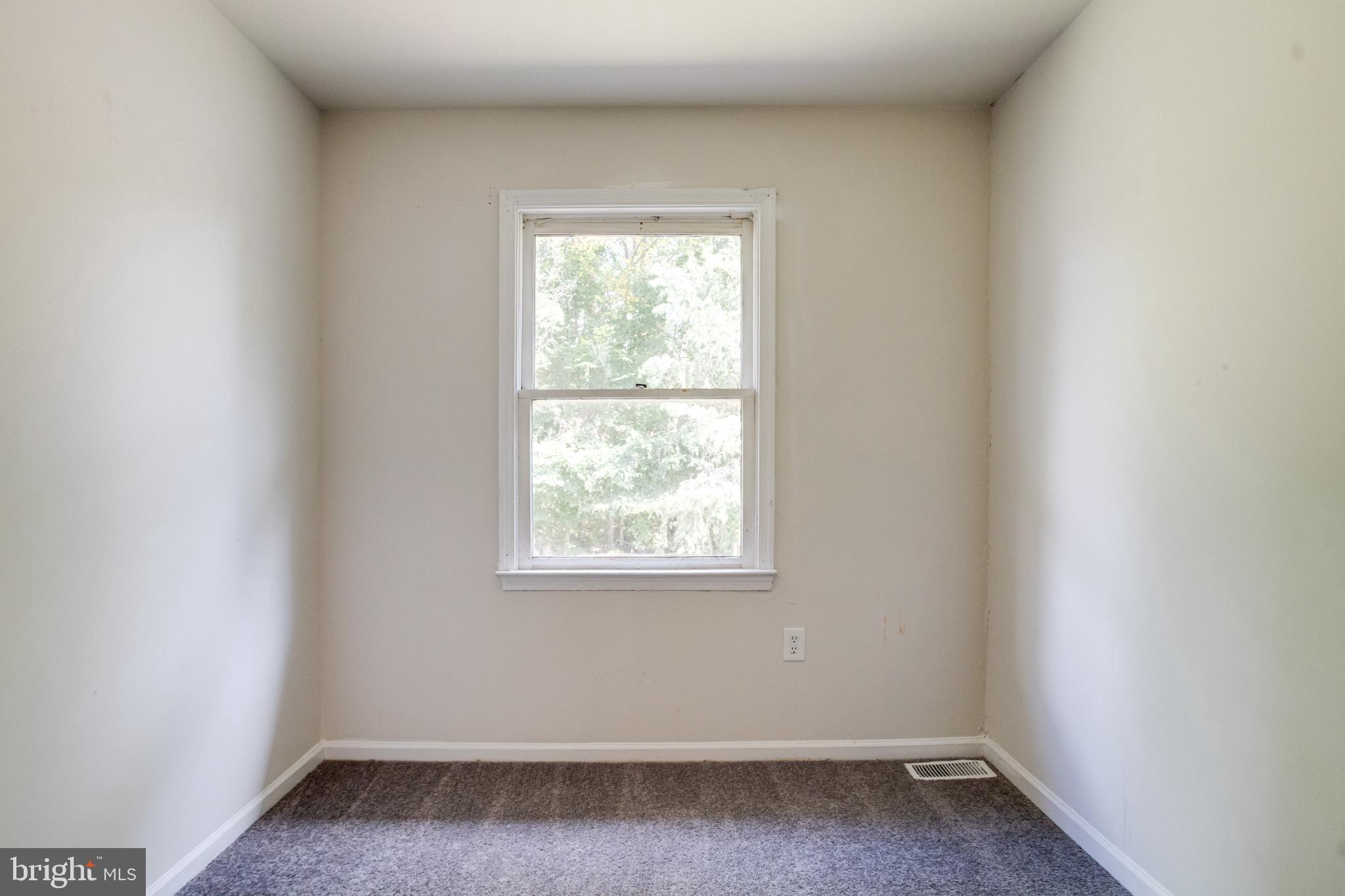 182 East Village Road Elkton, MD 21921 - Photo 32 of 42 Bright and airy blank canvas awaits creativity.
