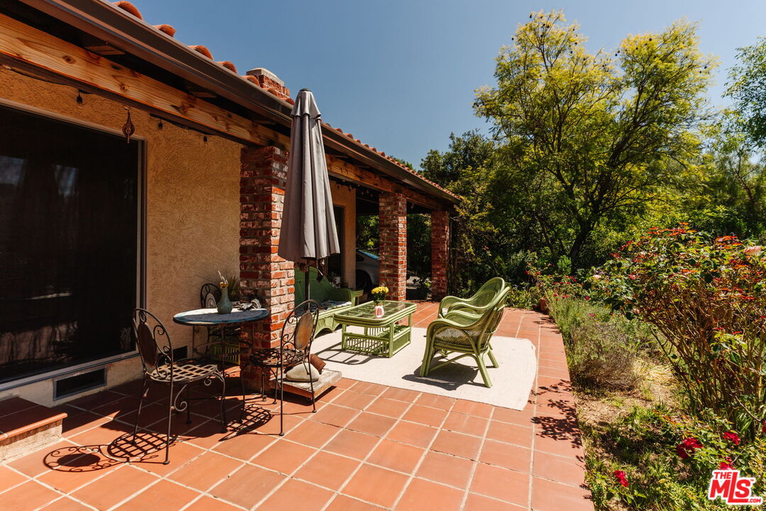 21302 Entrada Road Topanga, CA 90290 - Photo 11 of 74