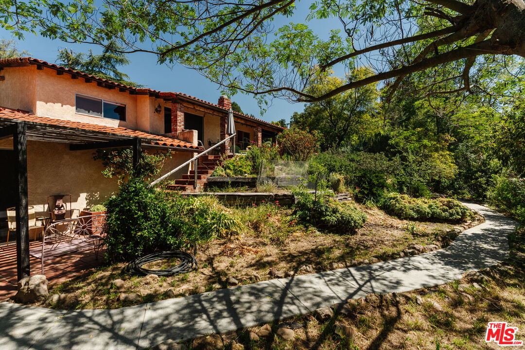21302 Entrada Road Topanga, CA 90290 - Photo 29 of 74