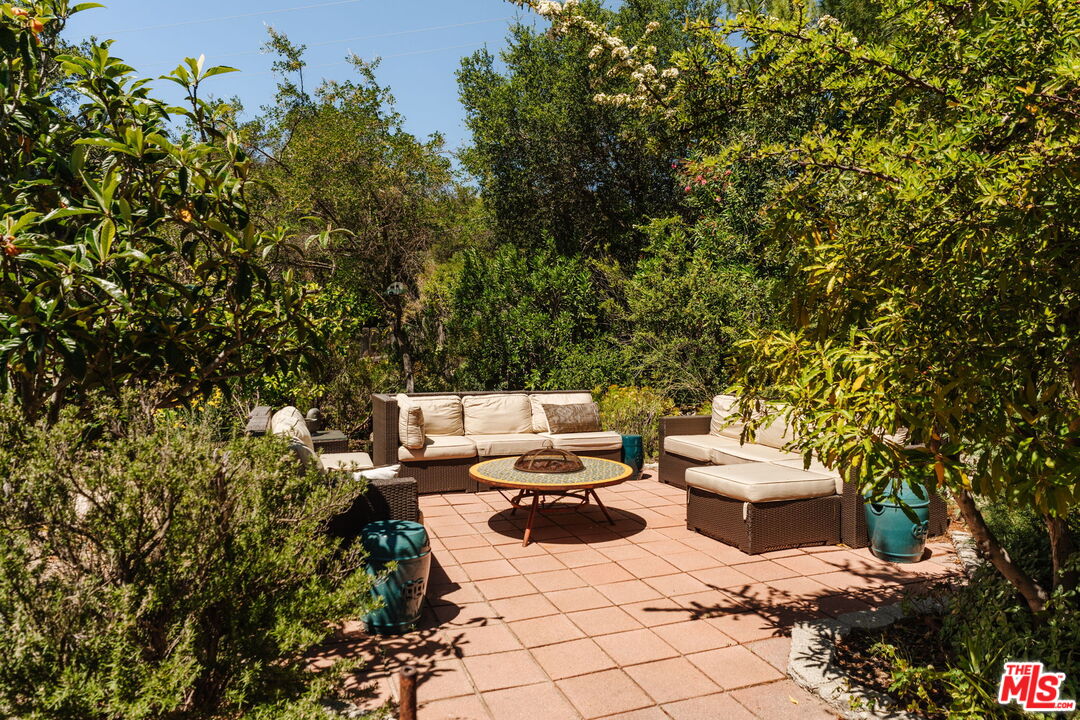 21302 Entrada Road Topanga, CA 90290 - Photo 42 of 74