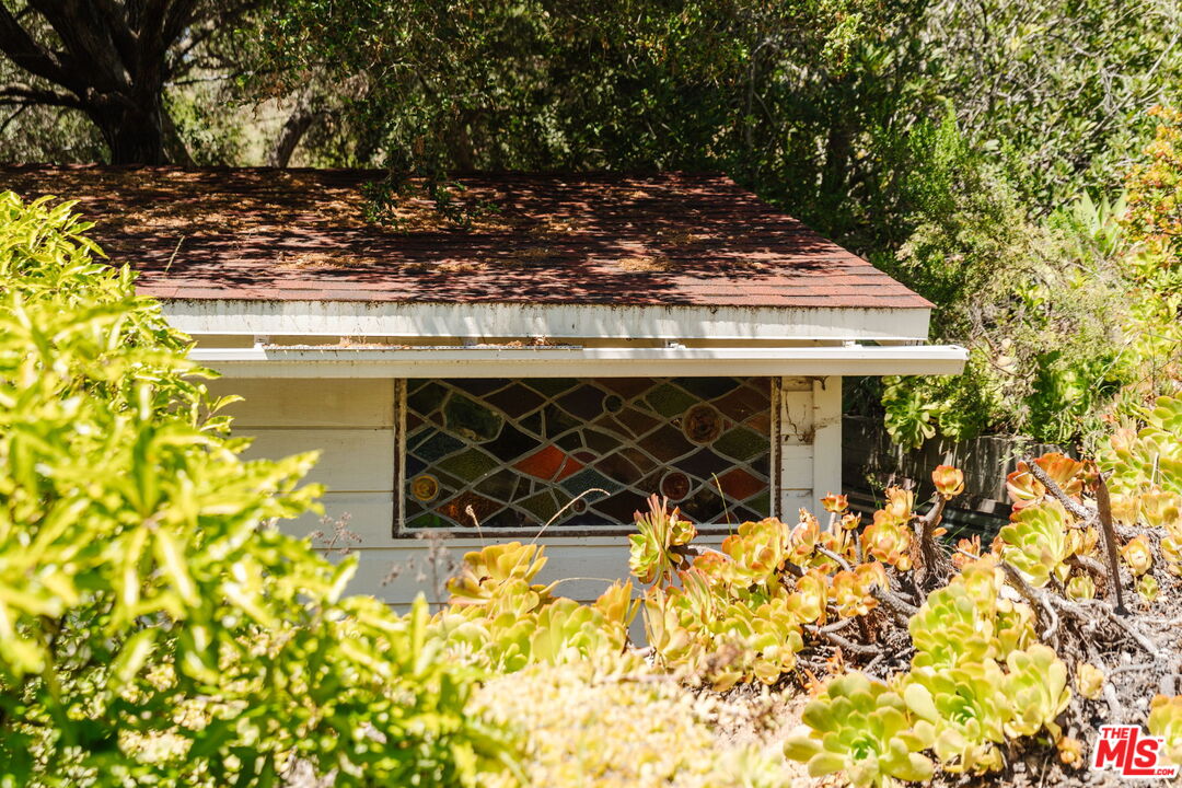 21302 Entrada Road Topanga, CA 90290 - Photo 54 of 74