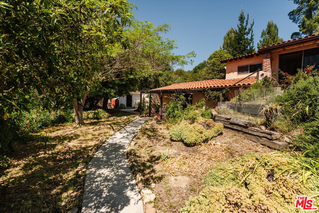 21302 Entrada Road Topanga, CA 90290 - Photo 57 of 74