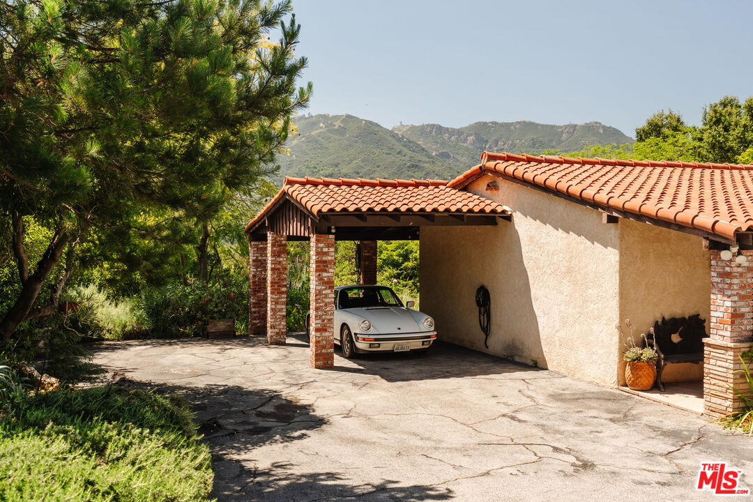 21302 Entrada Road Topanga, CA 90290 - Photo 61 of 74