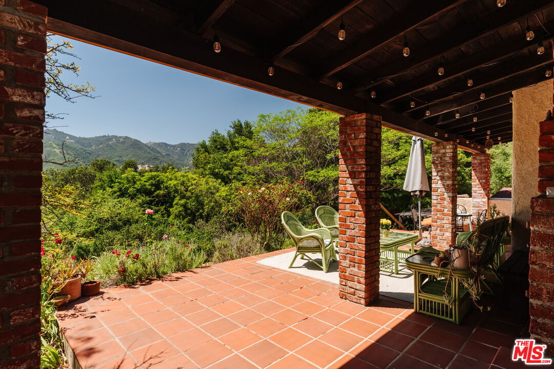 21302 Entrada Road Topanga, CA 90290 - Photo 8 of 74