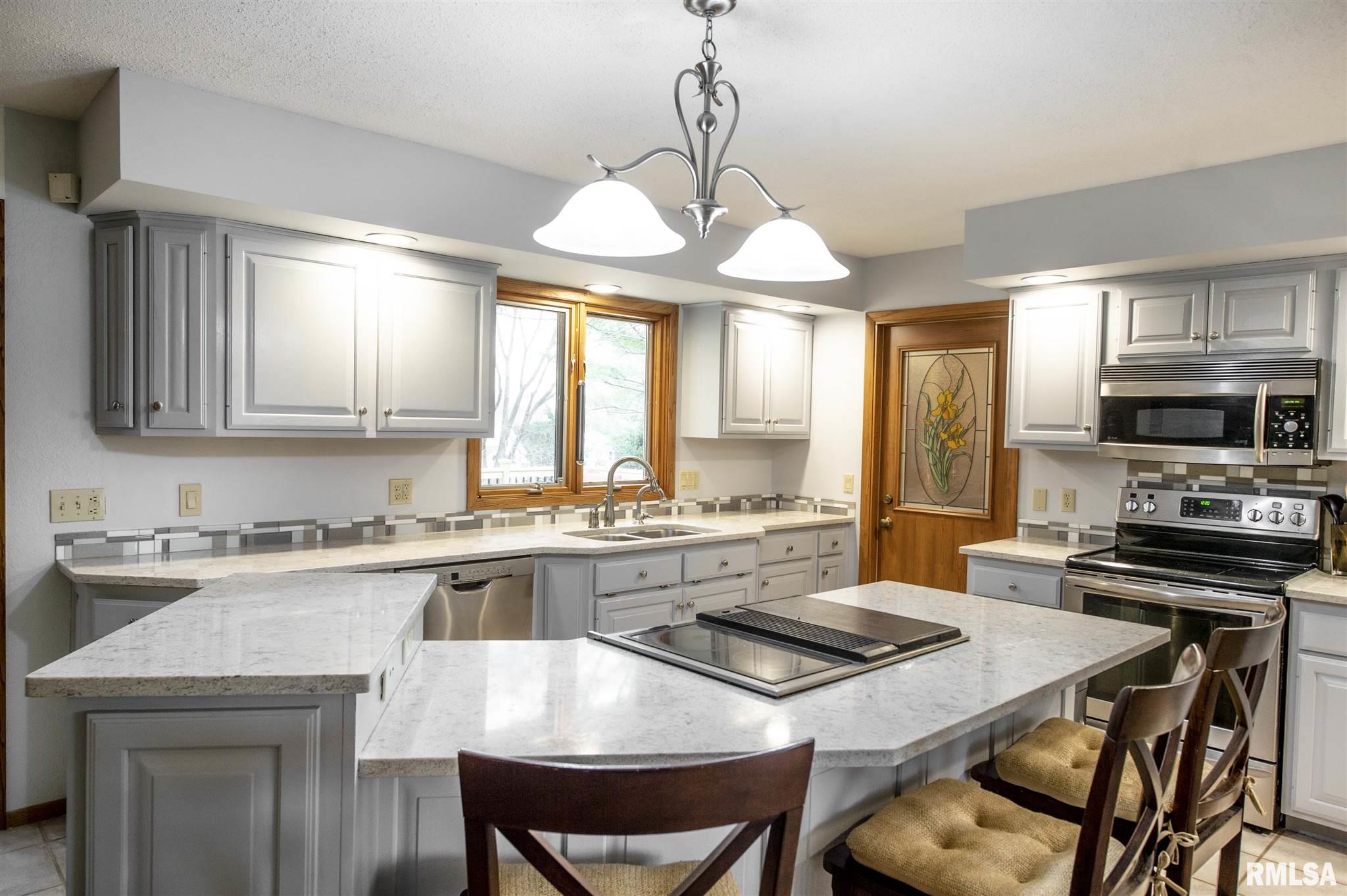 4680 Trails End Road Bettendorf, IA 52722 - Photo 8 of 29