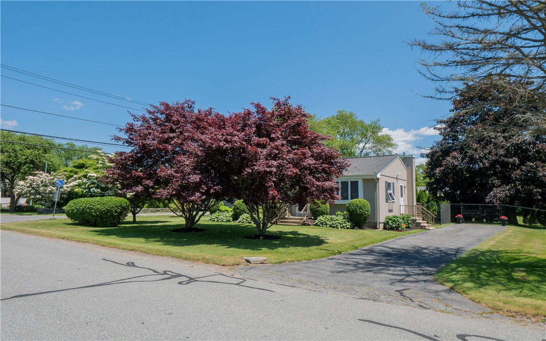 4 Flint Corn Road Portsmouth, RI 02871 - Photo 36 of 36 Exterior Front