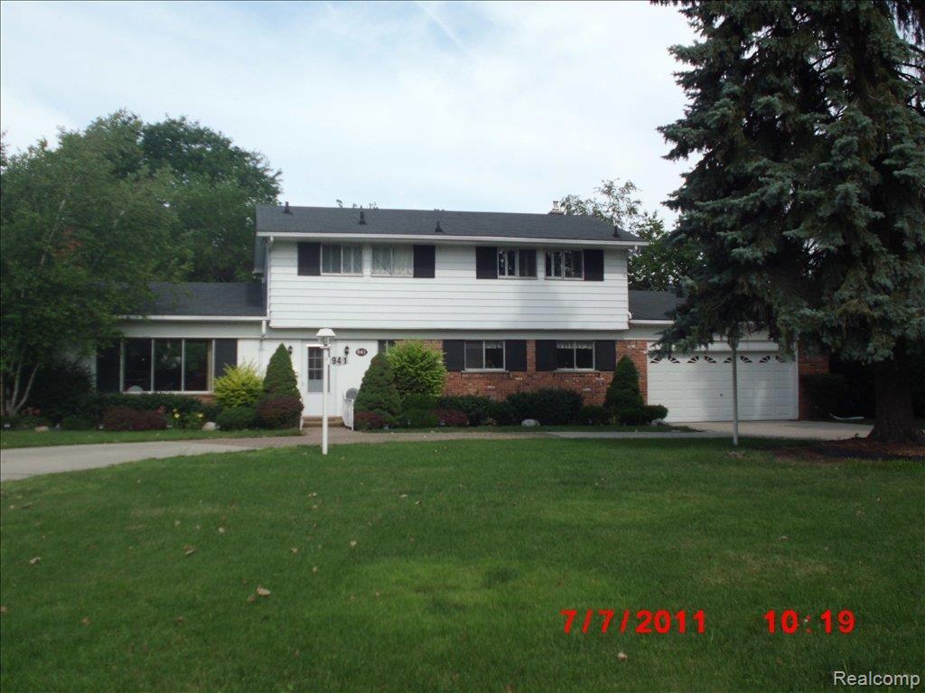 941 Lake Shore Road Grosse Pointe, MI 48236 - Photo 2 of 16 CIMG0398