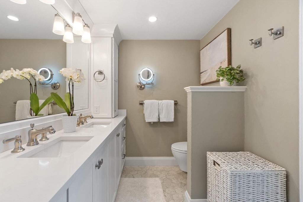 197 8th Street, Unit 307 Boston, MA 02129 - Photo 13 of 35