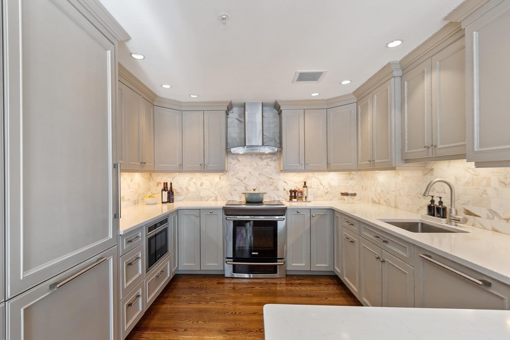 197 8th Street, Unit 307 Boston, MA 02129 - Photo 4 of 35