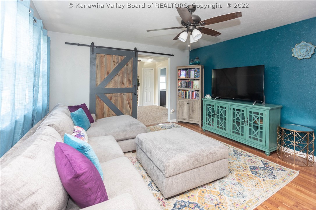 2022 Mount Vernon Road Hurricane, WV 25526 - Photo 4 of 34 Gallery Image 4