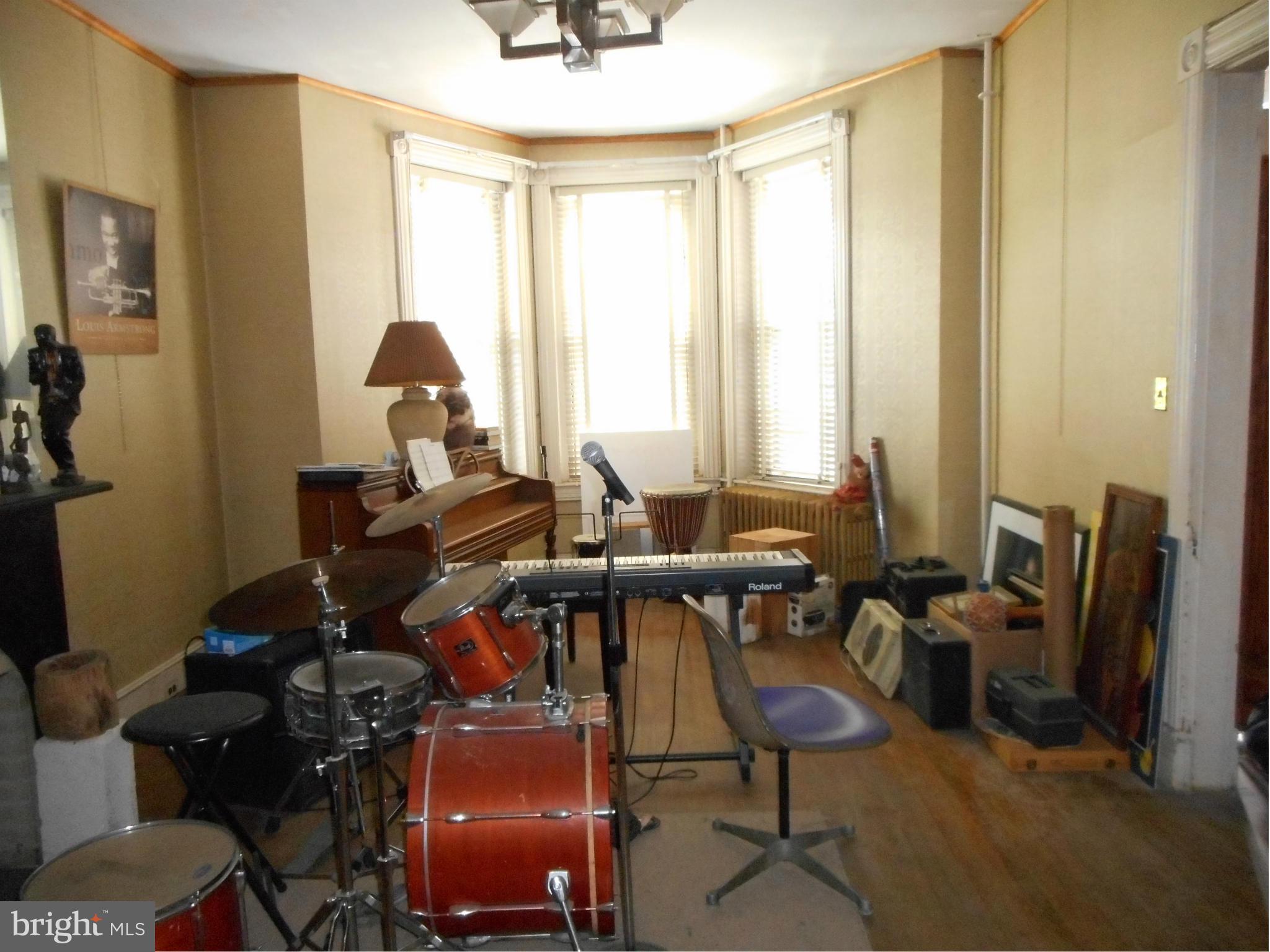 1911 8th Street Northwest Washington, DC 20001 - Photo 4 of 10 Living Room