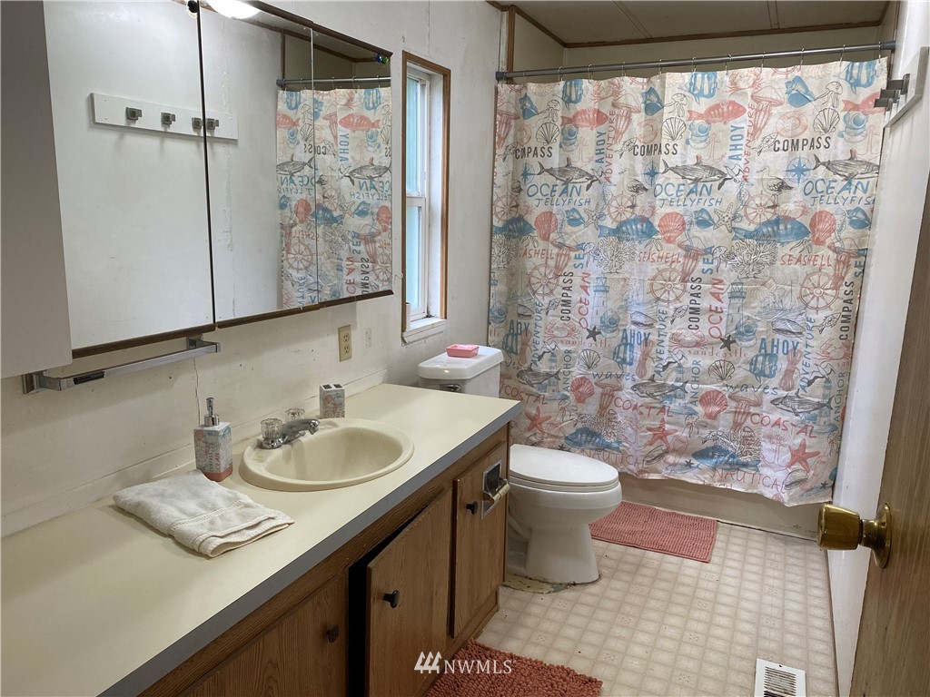 581 Northeast Roy Boad Road Belfair, WA 98528 - Photo 28 of 30 Gallery Image 28