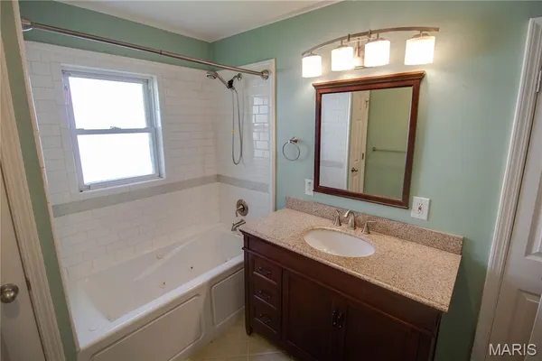 $1,600 | 420 Keller Street, Godfrey, IL 62035