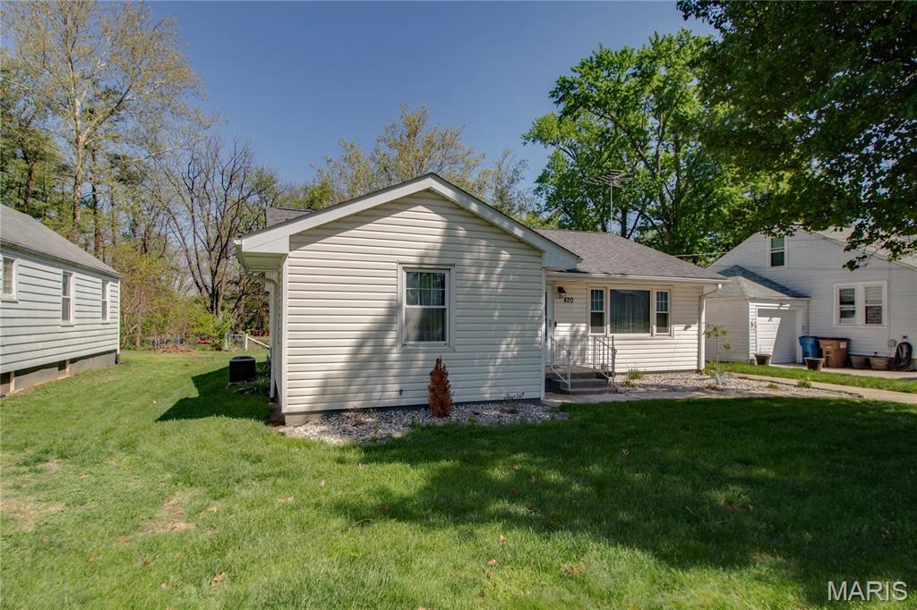 420 Keller Street Godfrey, IL 62035 - Photo 2 of 35