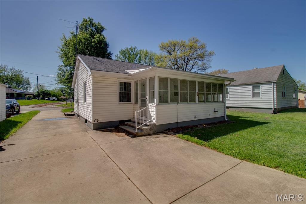 420 Keller Street Godfrey, IL 62035 - Photo 31 of 35