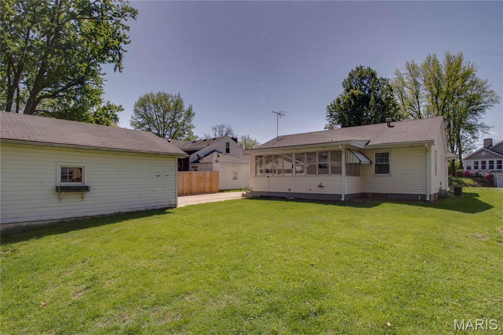 420 Keller Street Godfrey, IL 62035 - Photo 33 of 35