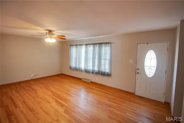 $1,600 | 420 Keller Street, Godfrey, IL 62035