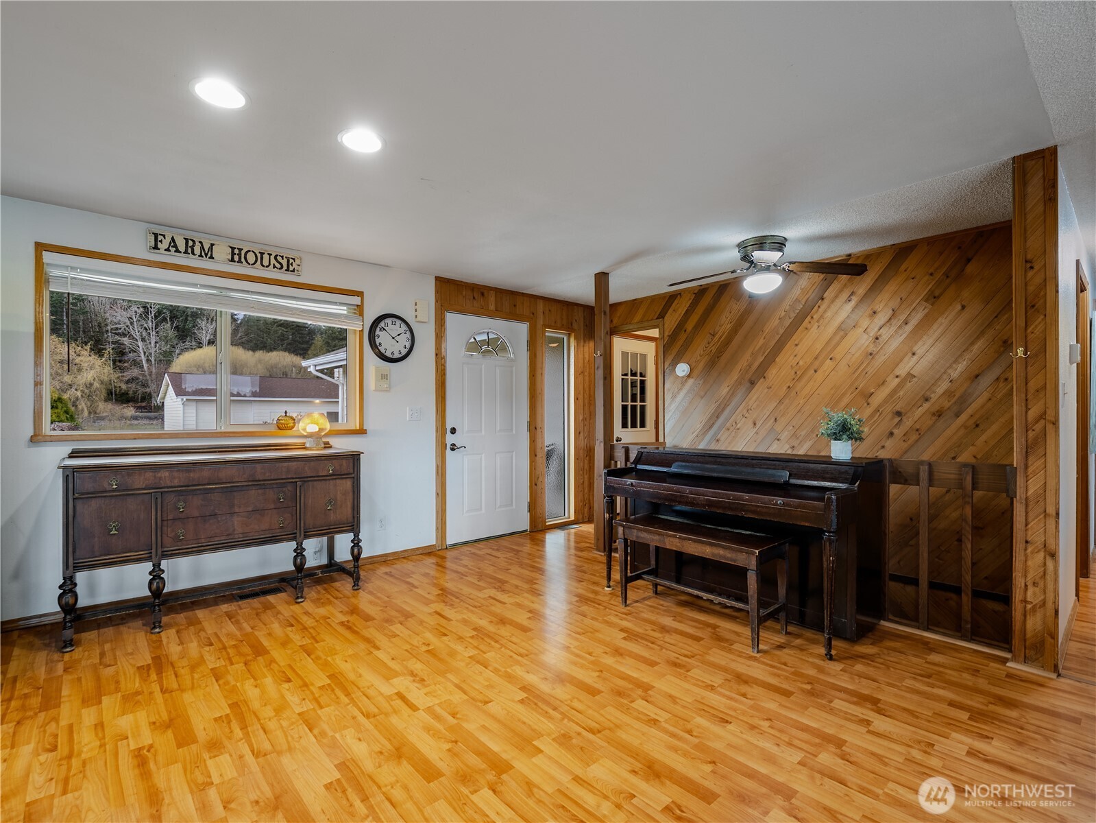 7693 Sidney Road Southwest Port Orchard, WA 98367 - Photo 15 of 40 Gallery Image 15