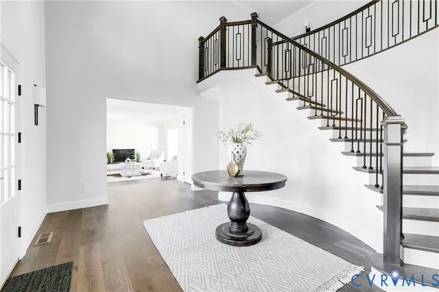 a view of entryway and hall