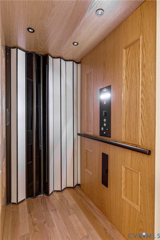 2540 Kentford Road Midlothian, VA 23113 - Photo 42 of 44 Elevator