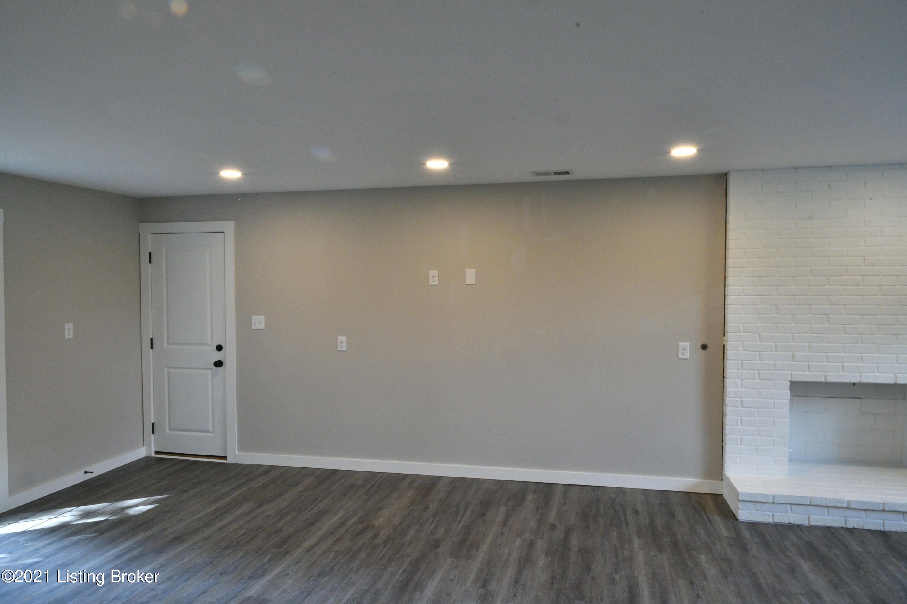 4602 Hedges Road Louisville, KY 40216 - Photo 19 of 29 DSC_2759