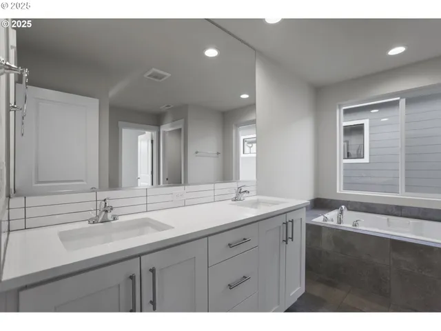 $669,960 | 8388 Southeast Orion Lane, Unit 1424, Hillsboro, OR 97123