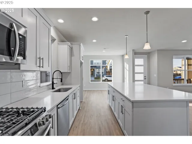 $669,960 | 8388 Southeast Orion Lane, Unit 1424, Hillsboro, OR 97123