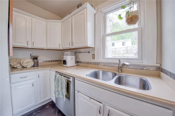 $3,300 | 911 Nevin Avenue, Sewickley, PA 15143