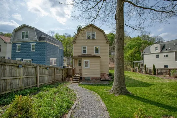 $3,300 | 911 Nevin Avenue, Sewickley, PA 15143