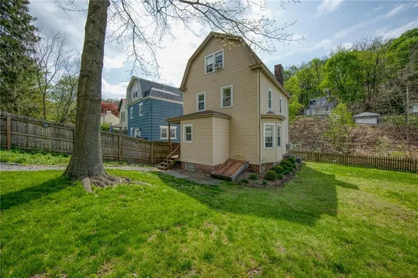 $3,300 | 911 Nevin Avenue, Sewickley, PA 15143