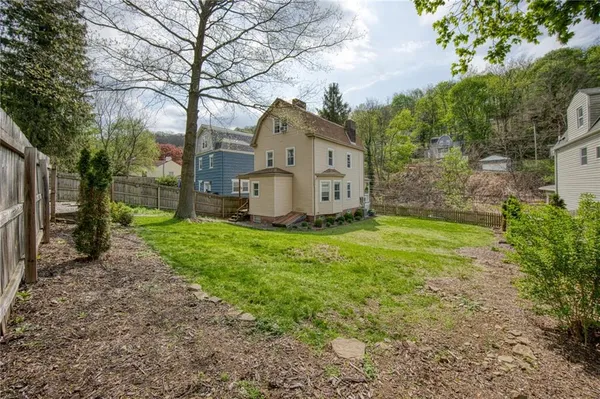 $3,300 | 911 Nevin Avenue, Sewickley, PA 15143