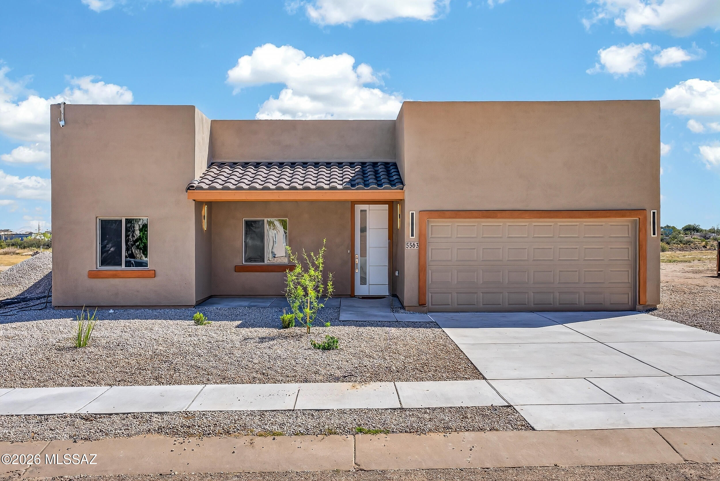 5563 South Swires Road Tucson, AZ 85746 - Photo 1 of 50 Gallery Image 1