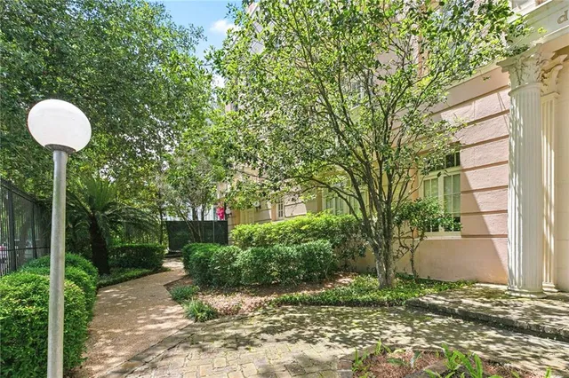 $1,375 | 7530 St Charles Avenue, Unit B, New Orleans, LA 70118