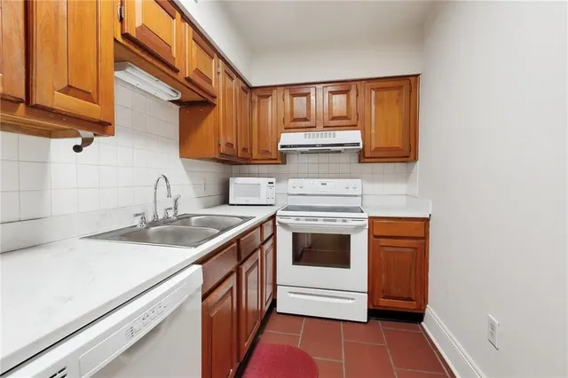 $1,375 | 7530 St Charles Avenue, Unit B, New Orleans, LA 70118