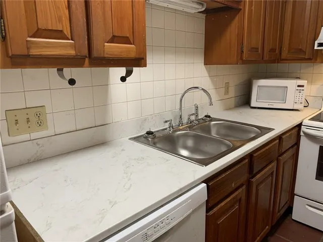 $1,375 | 7530 St Charles Avenue, Unit B, New Orleans, LA 70118