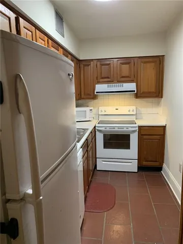 $1,375 | 7530 St Charles Avenue, Unit B, New Orleans, LA 70118