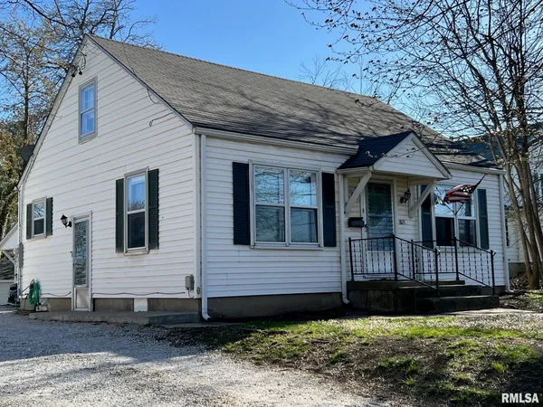 $116,500 | 805 West Washington Street, Pittsfield, IL 62363