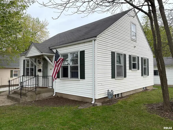 $116,500 | 805 West Washington Street, Pittsfield, IL 62363