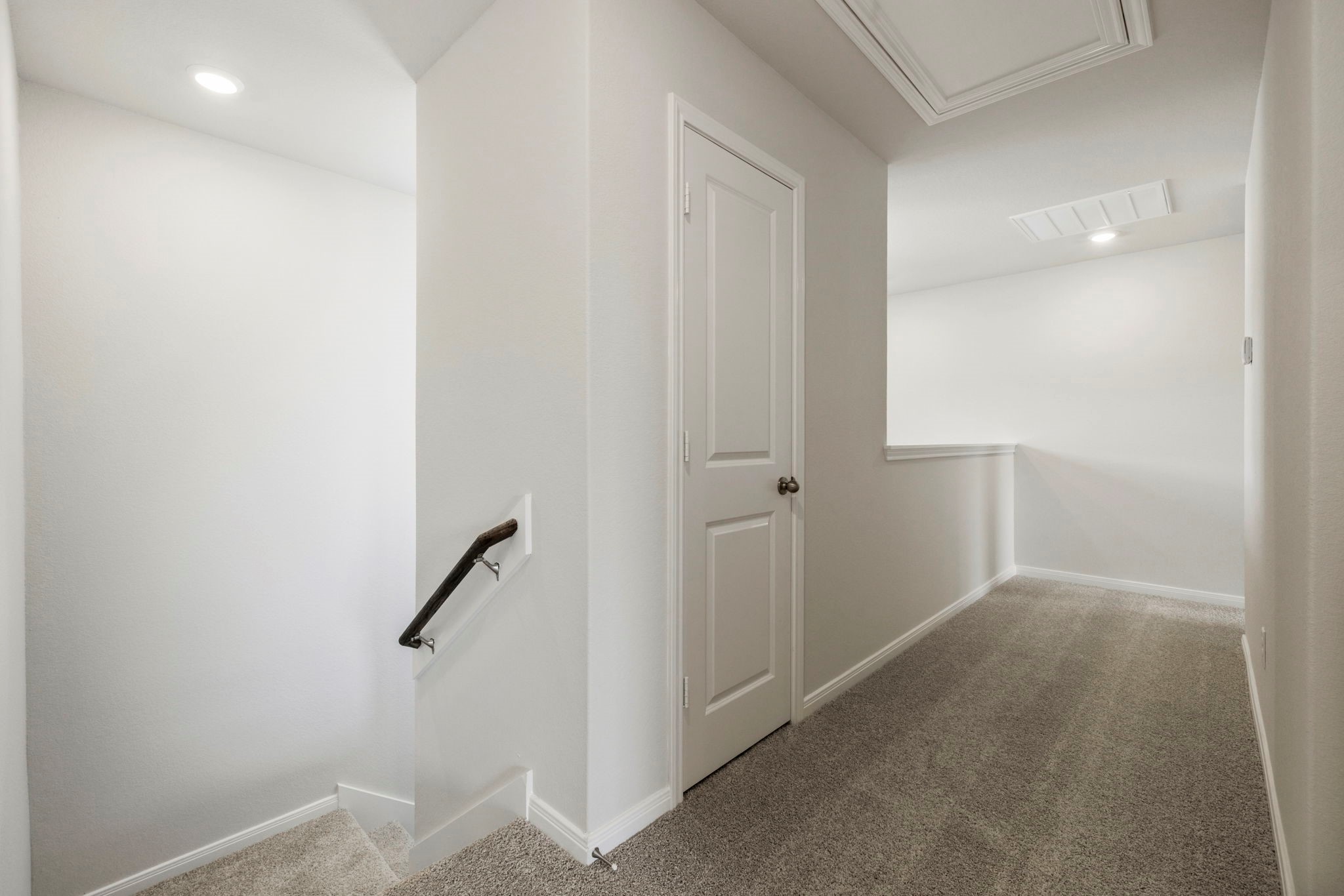 10339 Red Cardinal Drive Cleveland, TX 77328 - Photo 18 of 27 a view of hallway with closet