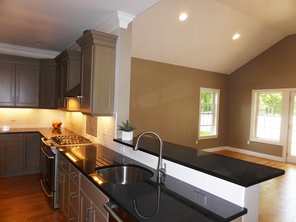 41 Mountain Road Waltham, MA 02451 - Photo 6 of 28