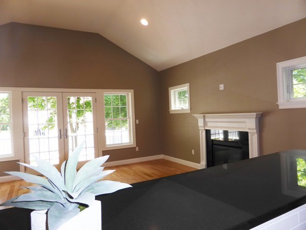 41 Mountain Road Waltham, MA 02451 - Photo 7 of 28