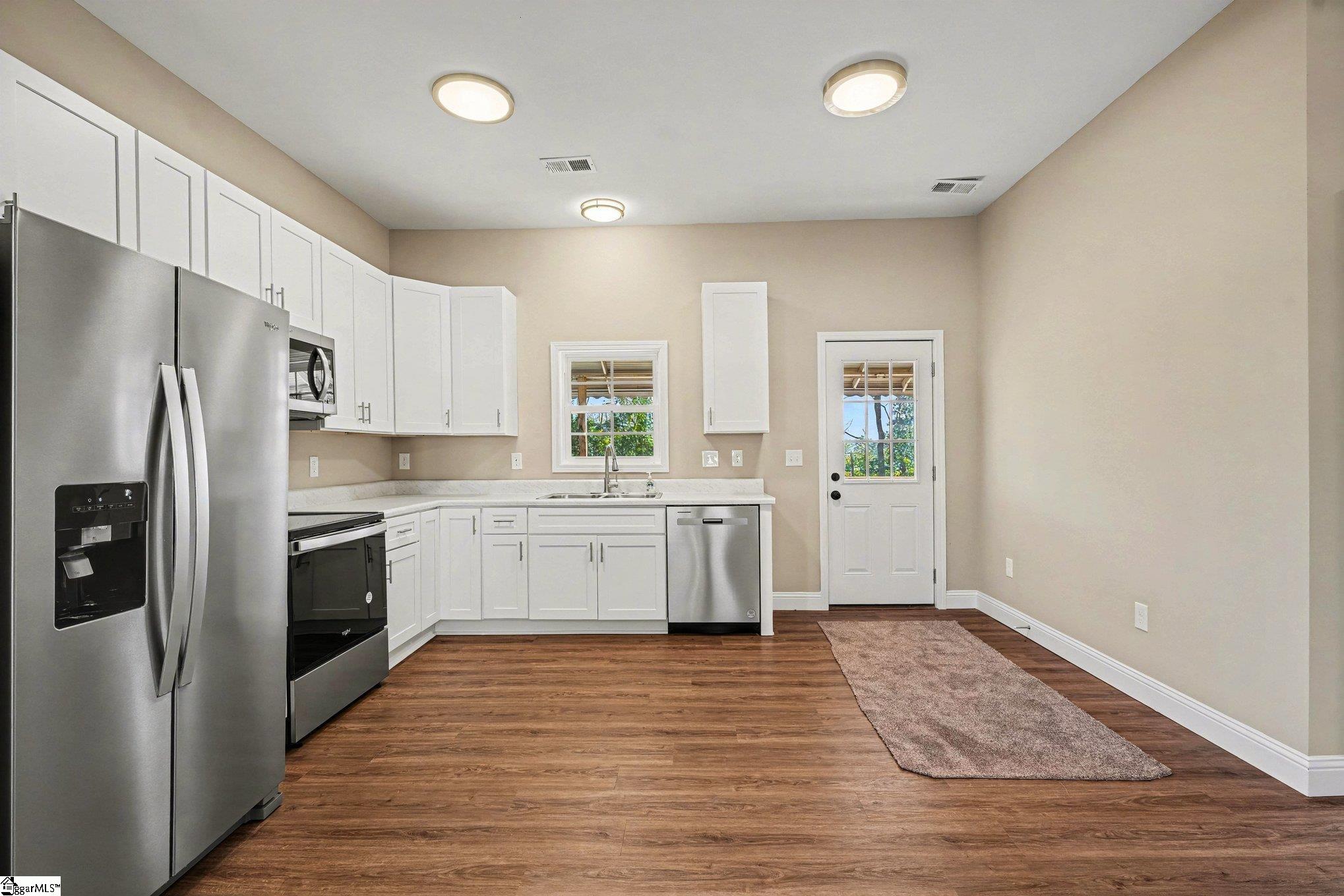 1231 Apalache Street Greer, SC 29651 - Photo 5 of 32