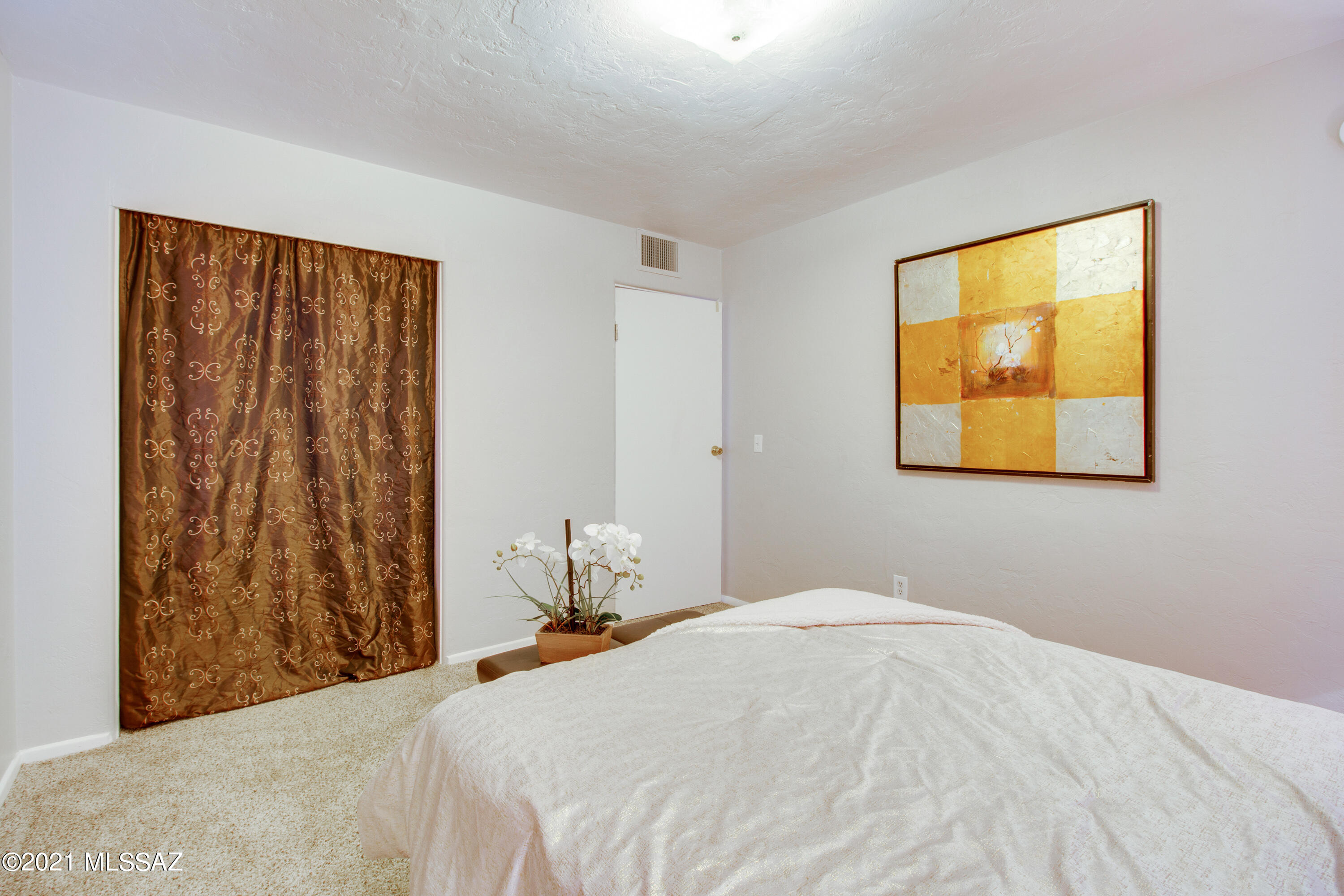406 East Roger Road Tucson, AZ 85705 - Photo 23 of 38