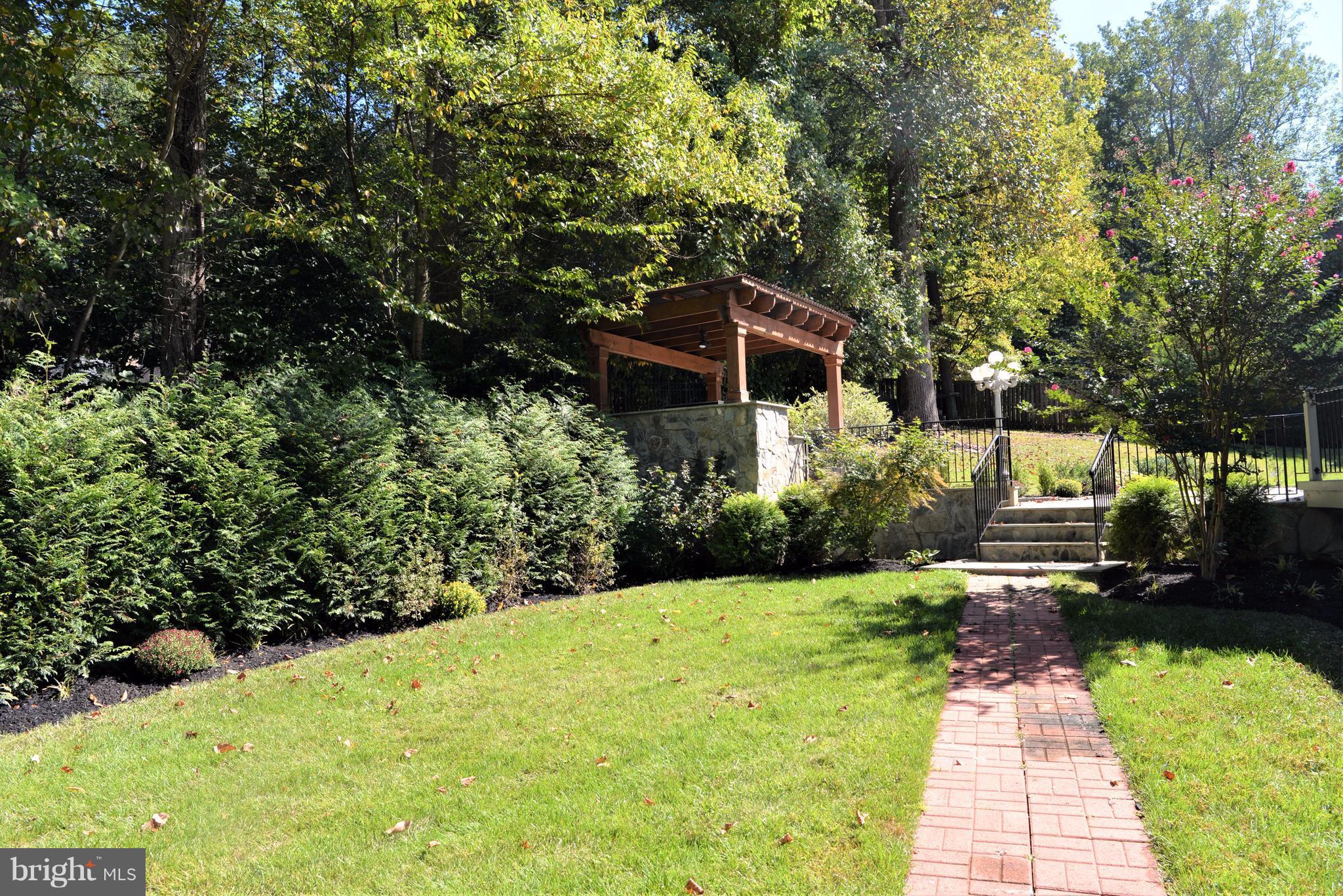 827 Swinks Mill Road McLean, VA 22102 - Photo 28 of 30 Exterior (Rear)