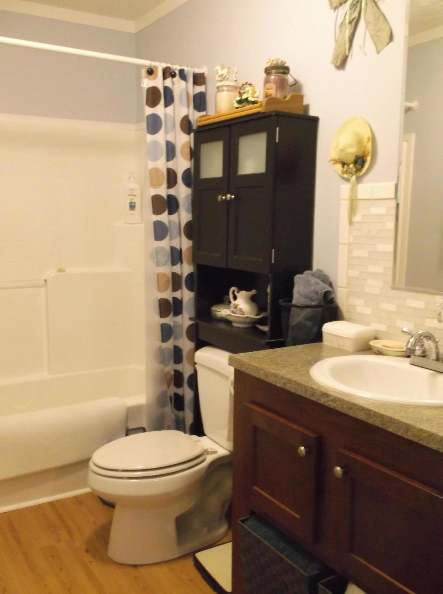 778 Russell Ridge Road Crossville, TN 38555 - Photo 14 of 40 Main Bathroom