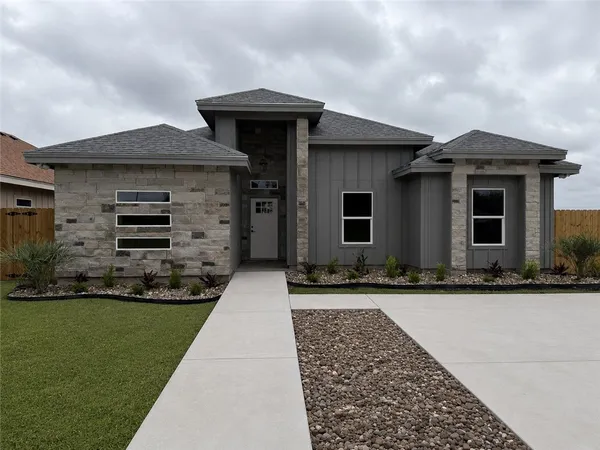 $319,500 | Undisclosed Address, Alice, TX 78332