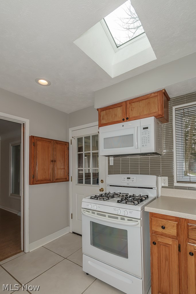 5492 Roy Road Cleveland, OH 44143 - Photo 5 of 22