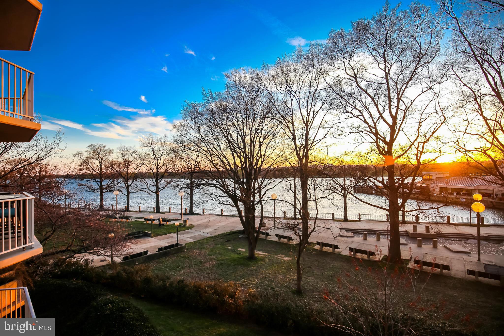 550 N Street Southwest, Unit S201 Washington, DC 20024 - Photo 21 of 30 a view of residential houses with trees