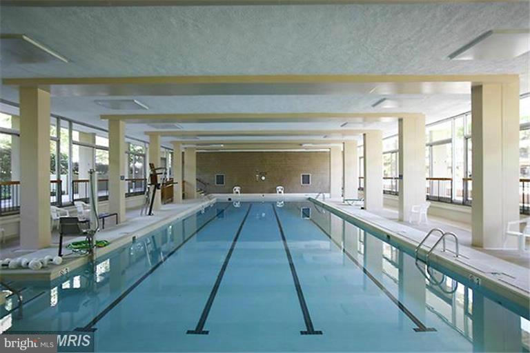 550 N Street Southwest, Unit S201 Washington, DC 20024 - Photo 23 of 30 a view of a balcony