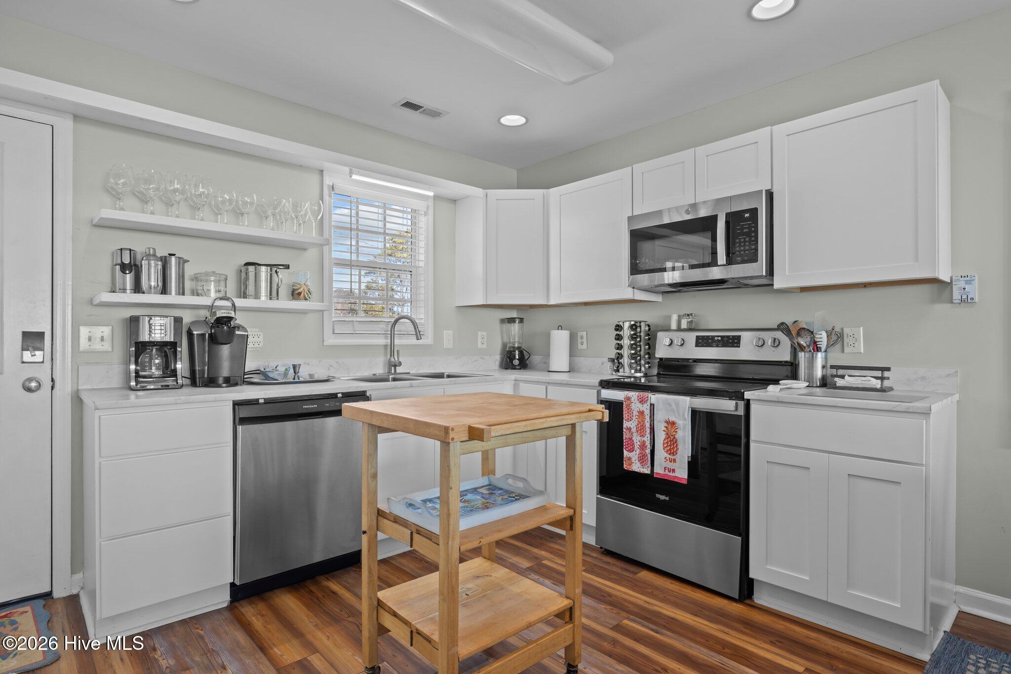 662 Island Road Harkers Island, NC 28531 - Photo 9 of 22
